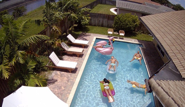 Family Vacation-Private Heated Pool, 2 King Beds, 3 full baths, BBQ, Beach, MAJOR INTERNATIONAL SPORTING EVENT