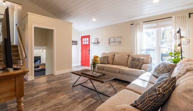 Foothills Home⛰ Fenced Yard - Hot Tub - Red Rocks - NO PET FEE