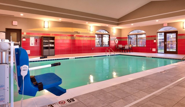 Free Breakfast Buffet Included! Pool & Hot Tub Access. Studio Near Downtown!