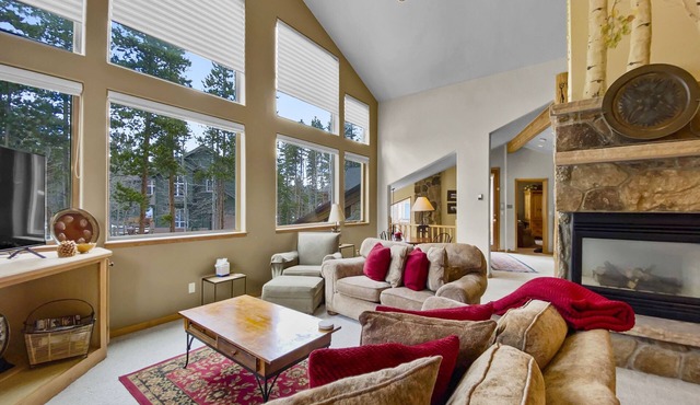 Free SkyCard Act-Home, Private Hot Tub, Perfect For Large Families-Gold King Cha