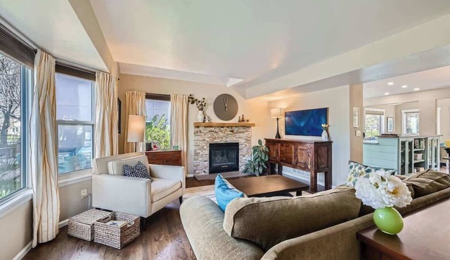 Furnished Downtown Louisville 5BDR Gem