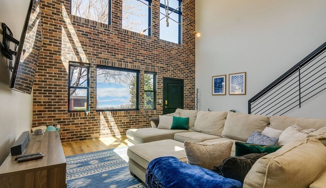 Gateway to Zion! Modern Home in Historic Parowan