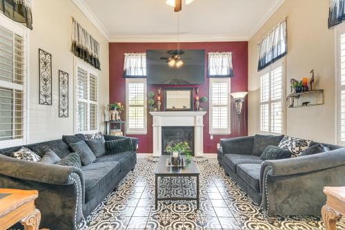 Golf, Fish & More: Cozy ‘Safari Unit’ in Atwater!