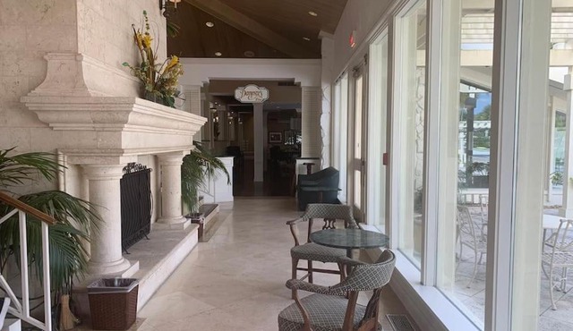 GolfView Executive Suite Near Tampa