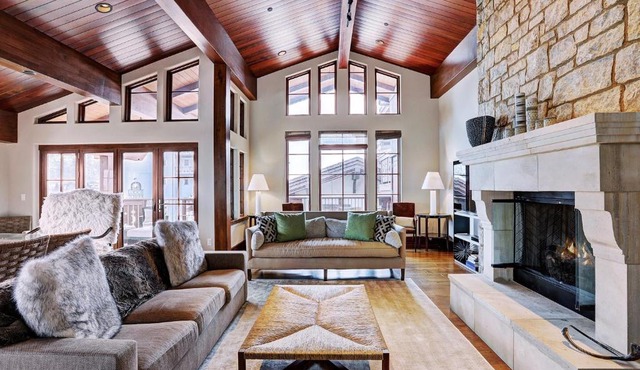 Gorgeous 5 Bedroom Private Chalet in Vail Village