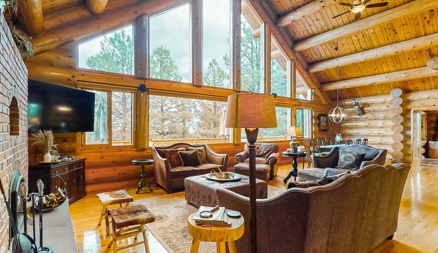 Gorgeous Home W/ Mountain Views, Game Room, Large Deck & Gas Grill!