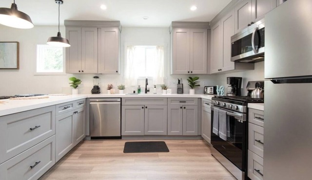 Grand 3br/2ba home with private jacuzzi in Atwater Village!