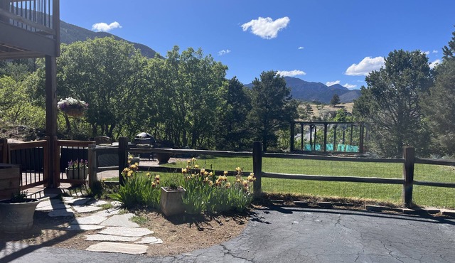 Great for families with beautiful Mountain Views. Monthly rates available