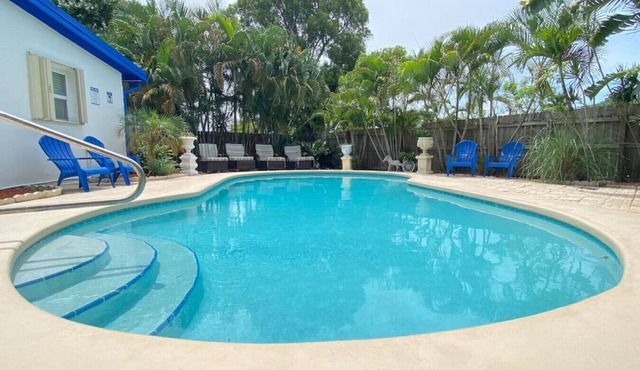 Great location Pool home w/ Pool table 5br