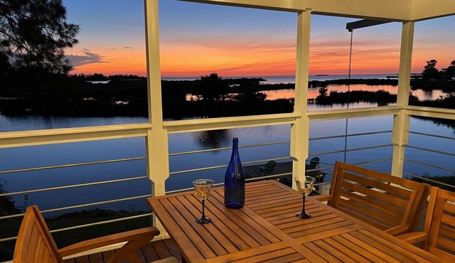 Gulf-Front Oasis | Stunning Sunsets + Nature Views & Peaceful Old Florida Charm