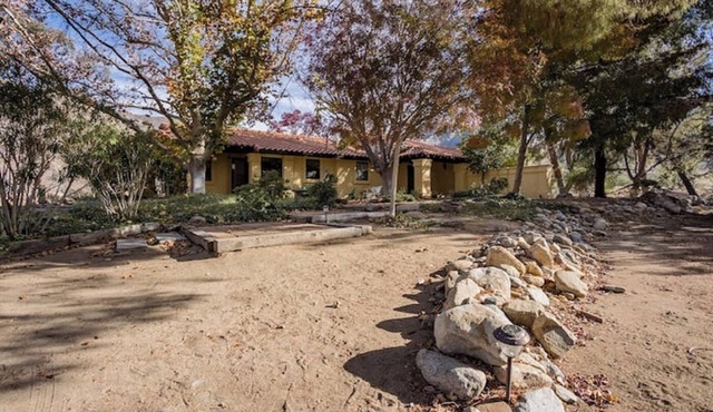 Hacienda and Green Cabin - Perfect Lake Isabella Getaway Sleeps 12 Pet Friendly