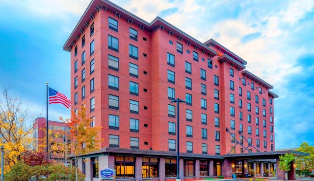 Hampton Inn & Suites Pittsburgh Downtown