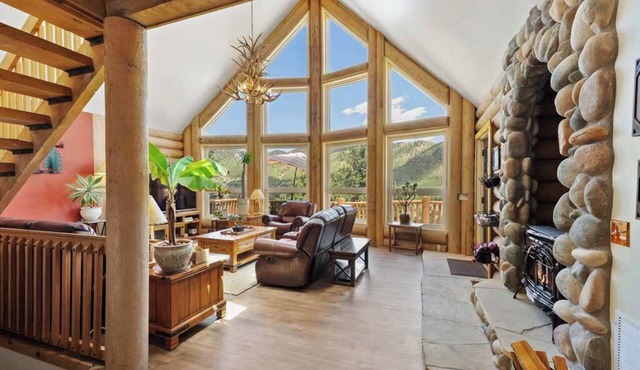 Hawk's Landing | A Refined Modern Mountain Escape