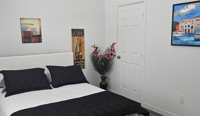 Hidden Gem 1BR, 2 Mins to Fremont Street, Free Parking