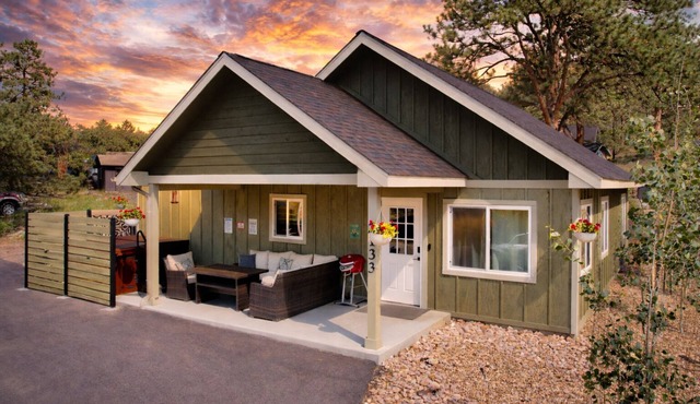 Hike Into RMNP From House-Coaster Passes-Hot Tub-King Bed-A/C-BBQ