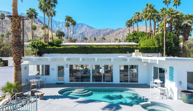 Hilltop Haven - 1950s Palm Springs Hideaway with Pool, Spa & Endless Views