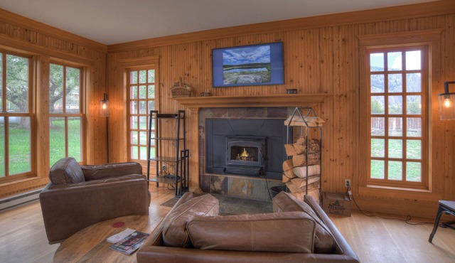 Historic Home | Pet Friendly | Walkable to Downtown