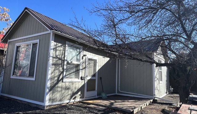 Historic Townsend Park bungalow minutes from Black Canyon National Park