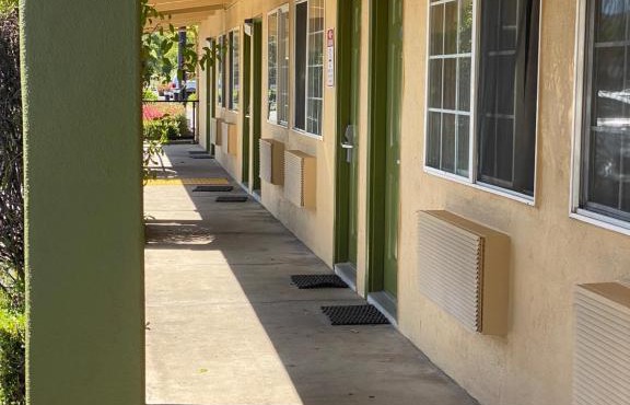 Holiday Motel