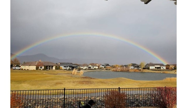 Home on Country Club Golf Course, Mountain Views