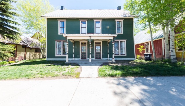 Home on Elk Ave | 7 Bedroom | Perfect for Large Groups | Gas Grill | Parking