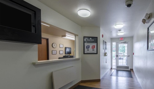 HomeTowne Studios by Red Roof Columbus
