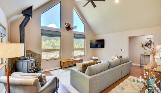 Hot Tub & Deck: Cabin Near Dtwn Alma & Breck