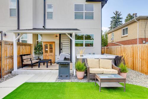 Hot Tub & Mtn-View Rooftop Deck: Golden Home