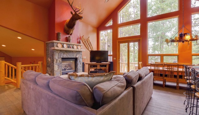 Hot Tub & Ski Shuttle: Rustic Breckenridge Retreat