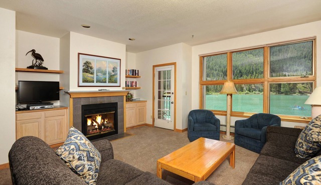 Incredible and Spacious 2 Bedroom + Loft