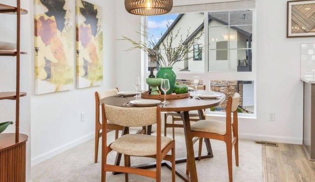 Juniper Bloom | 2 King Suites, Garage, Bikes