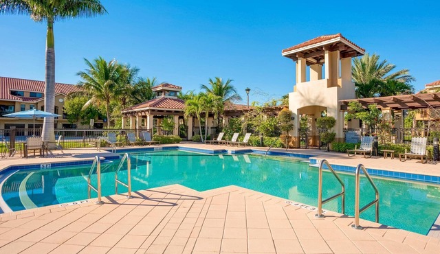 Kasa | Stylish 1 BD + Near Golf Courses | Delray Beach