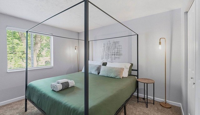 King Canopy Bed I Sofa Bed I Next to Restaurants
