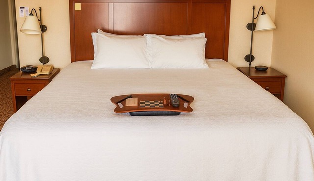 Kingman Retreat: Free Hot Breakfast & Indoor Pool | Near Kingman Airport