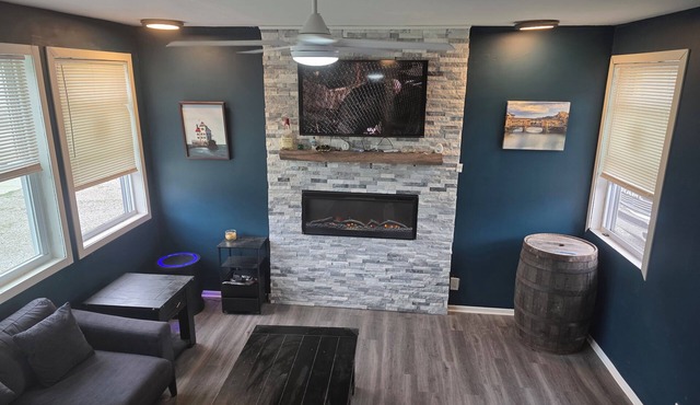 Lake Erie Fishing - Sleeps 8 · 3 Bd - 1.5 Bth - Full Kitchen - Patio - Out Elec.