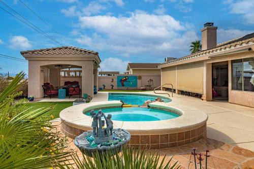 Lake Escape - Pool, Spa, Lake View, Pet Friendly