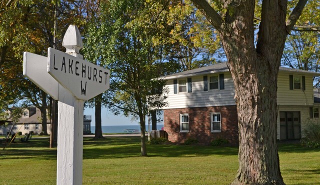 Lakehurst Bungalow: Private Beach Access & Master Balcony – Group Friendly!