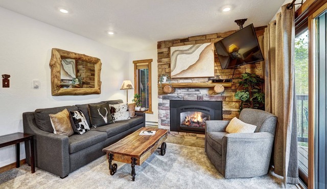 Lances West #11 in Columbine Rd