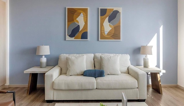 Landing | Amazing 1BD, Gym, Pool