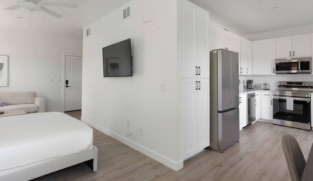 Landing | Amazing 1BD, Clubhouse, Gym