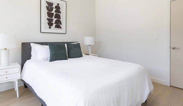 Landing at Baricelli - 2 Bedrooms in University Circle