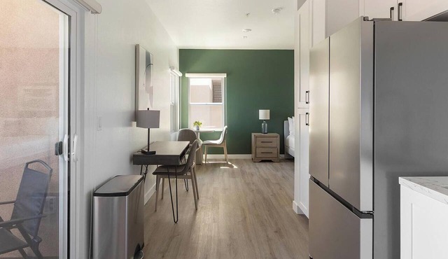 Landing | Beautiful 1BD, Clubhouse, Gym