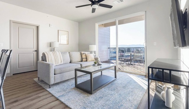Landing | Chic 1BD, Gym, Clubhouse