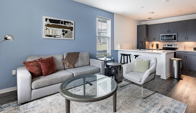 Landing | Modern 1BD, Courtyard, Gym