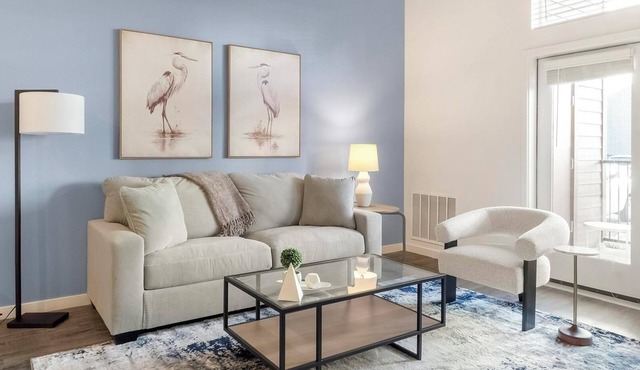 Landing | Stunning 1BD, Gym, Pool