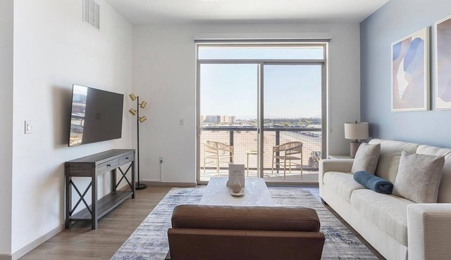 Landing | Stylish 1BD, Pool, Gym