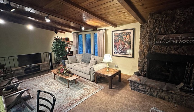 Large 1875 SF 2-bedroom + 2 LR with Sofa Beds townhome in Zephyr Cove with WiFi