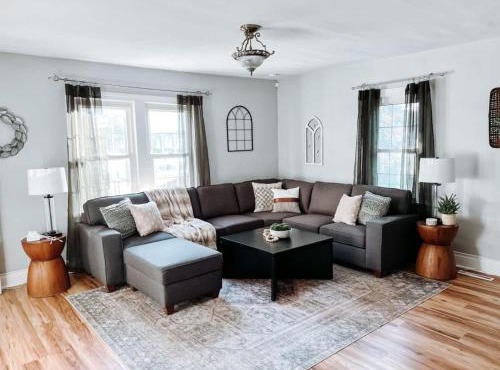 Large 4 Bedroom Home Close to Airport and IX Center