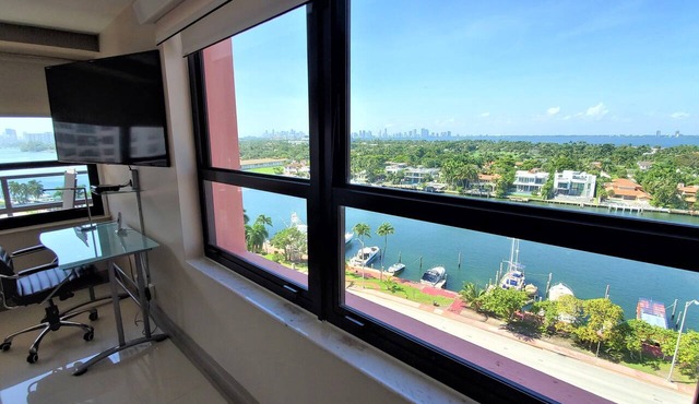 Large Connected Spacious 5-Bedroom Sunset Suite 141921