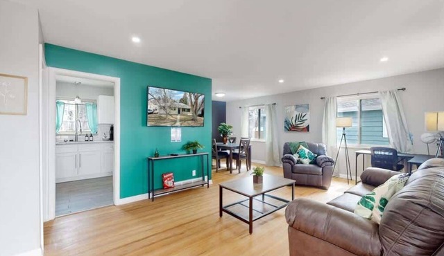Large Family Retreat in Quiet Denver Spot